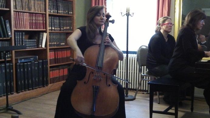 Cellist Tania Lisboa
