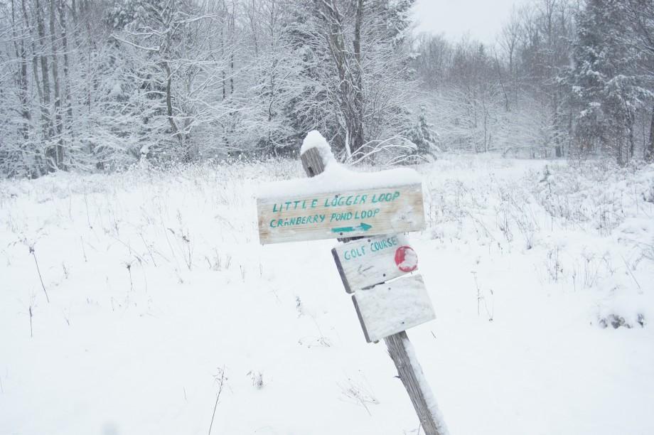 Tupper trails sign