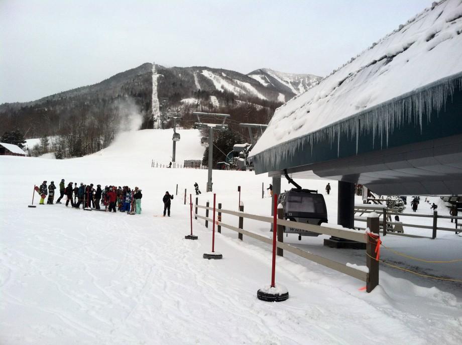 General public at 8:00am waiting for the opening of the gondola at 8:30am