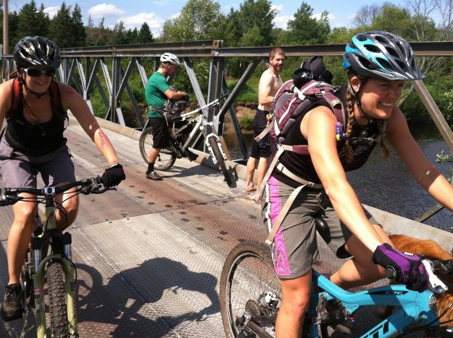 Riders at the Steel Bridge Riders at the Steel Bridge