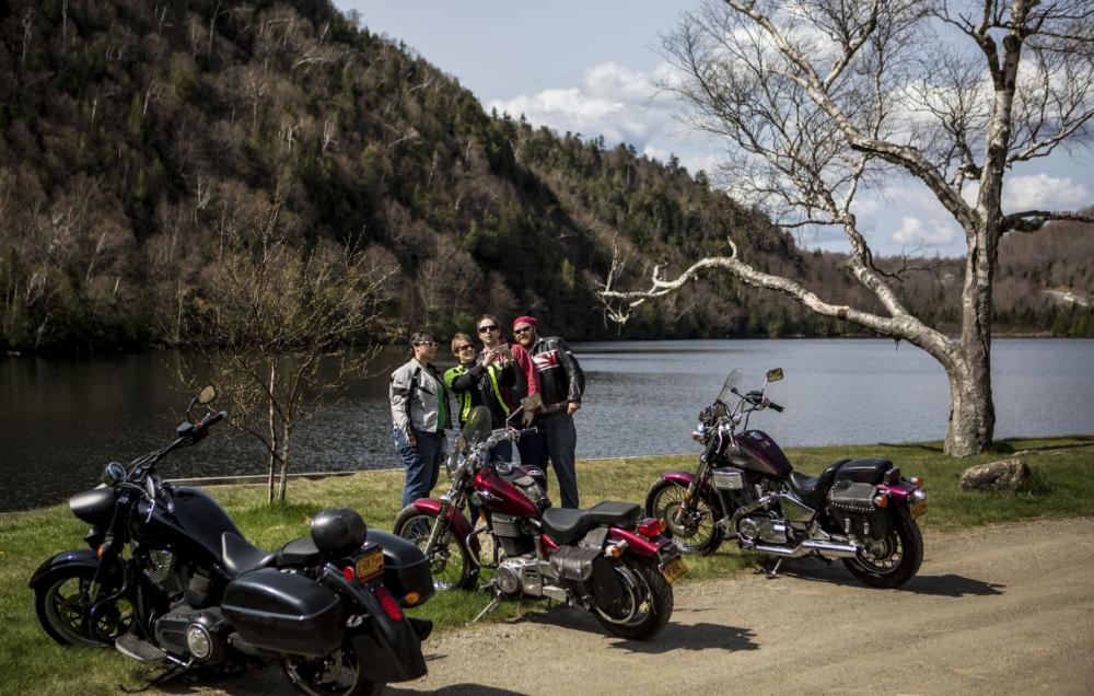 Right between the Cascade lakes, you'll see a small dirt/gravel road - this is a great spot to stop, stretch, and of course take a few selfies! Right between the Cascade lakes, you'll see a small dirt/gravel road - this is a great spot to stop, stretch, and of course take a few selfies!