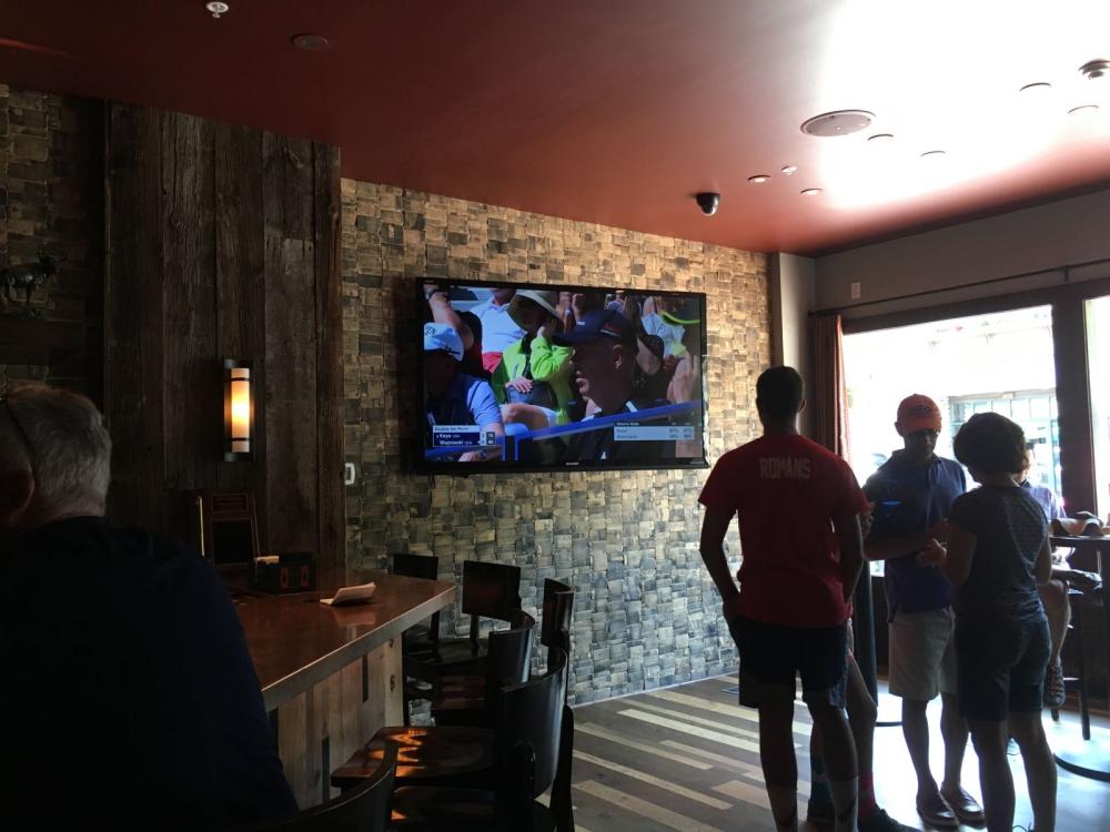 That's one large TV! That's one large TV!