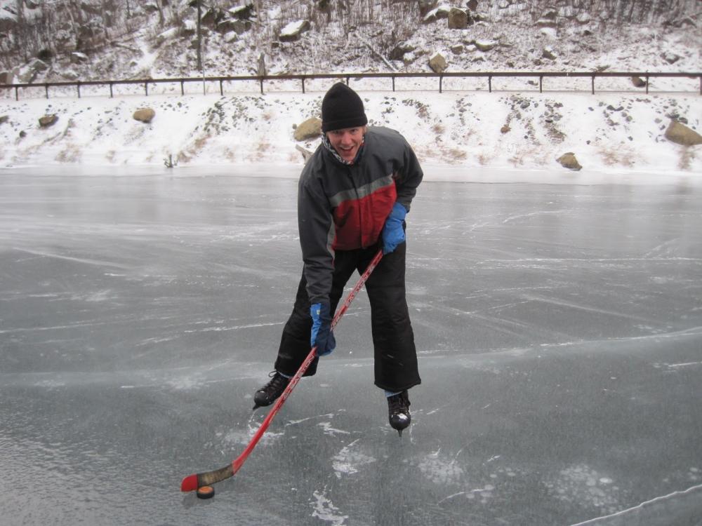 From figure skates to hockey sticks, the Cascades are a great place to strap on the blades!