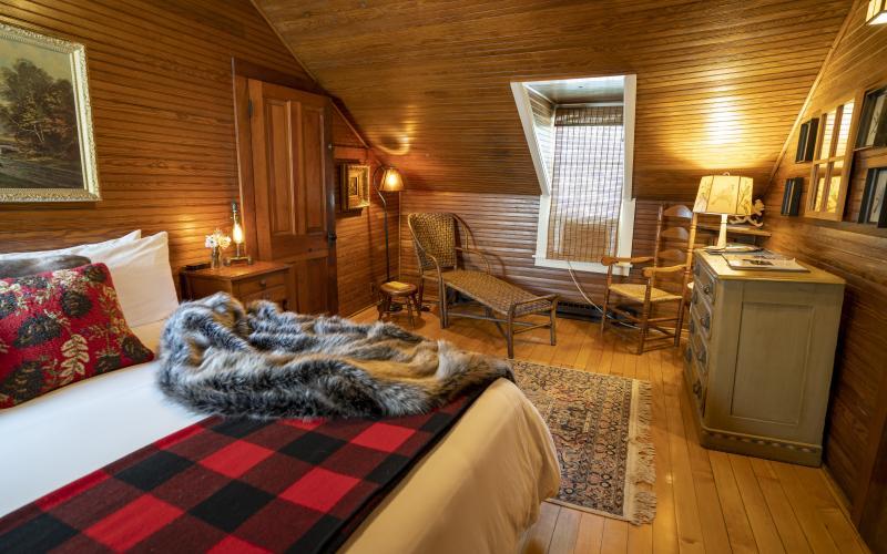 A lodge-style room in a hotel.