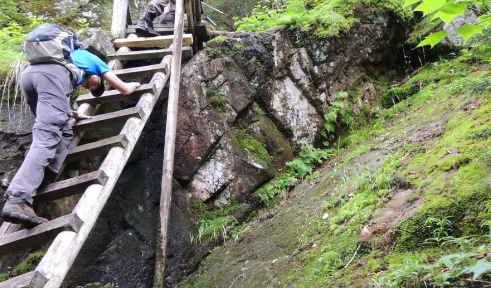 Climbing down out of Indian Pass