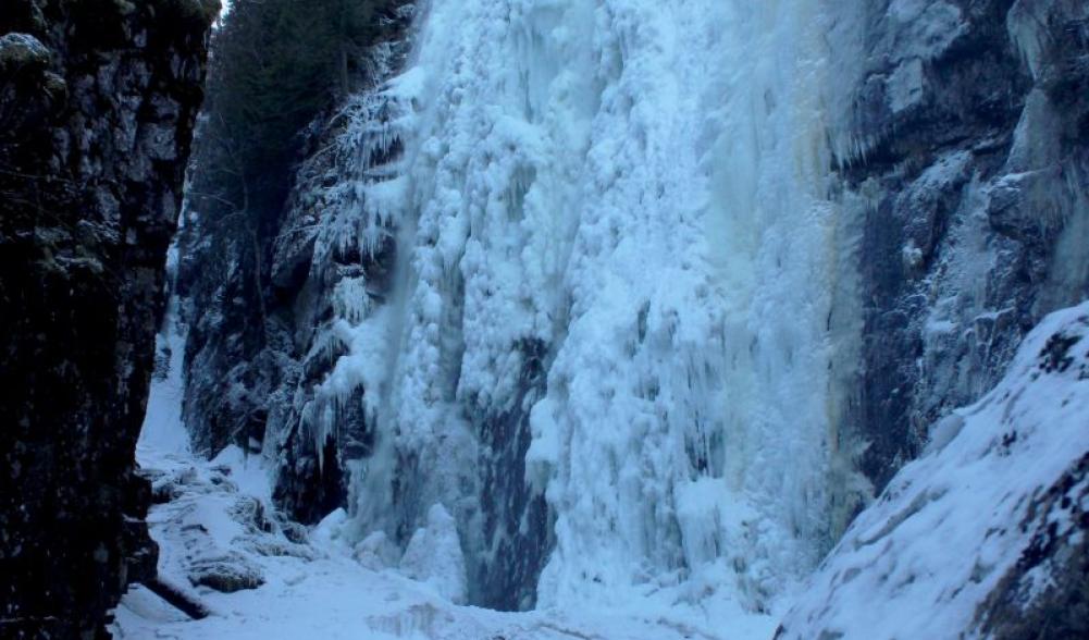 Rainbow Falls is stunning in winter.