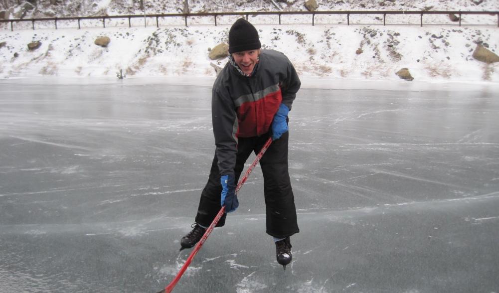 From figure skates to hockey sticks, the Cascades are a great place to strap on the blades!