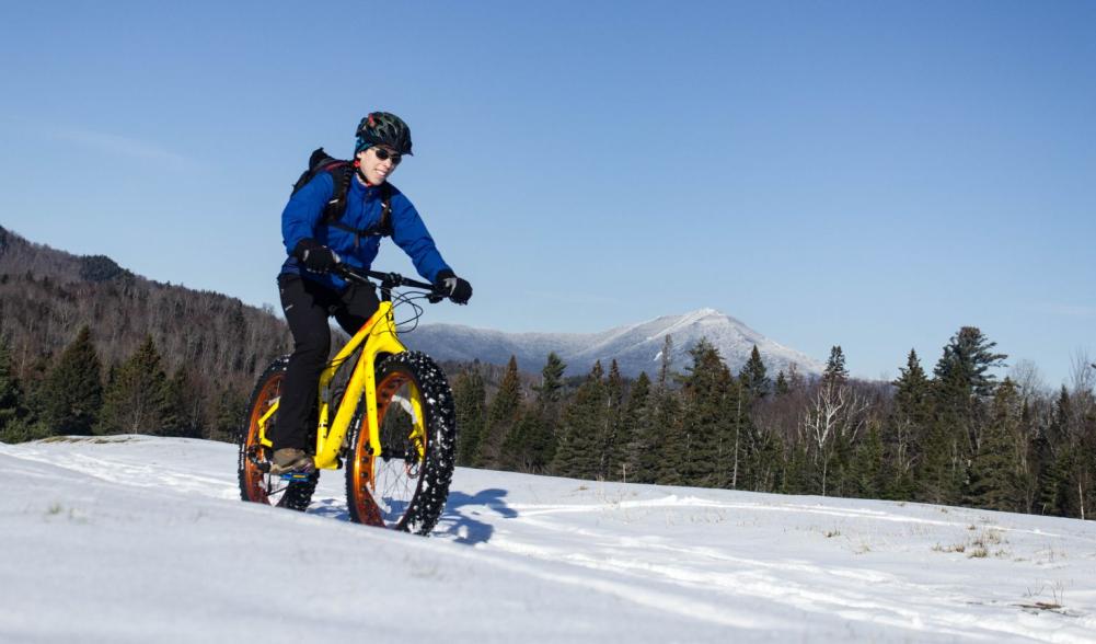 Riding with this wonderful mountain backdrop. What a view!