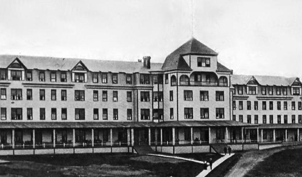 A black and white picture of the Grand View Hotel.
